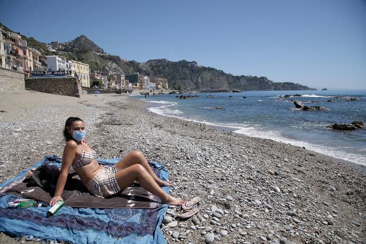 איטליה פתיחת חופים סיציליה