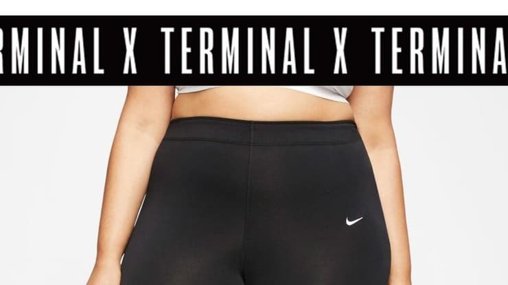 אתר טרמינל X. הצלחה בישראל - פחות ביוון (צילום מסך: מתוך אתר טרמינל X) אתר טרמינל X: מכנסי טייץ בגזרה גבוהה של נייקי, ככל הנראה באורך המתאים אבל ספורטיביים ולא בהכרח מתאימים ליומיום, מחיר: 129.90 שקל