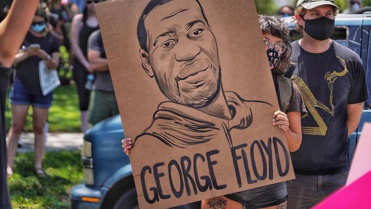 כרזת מחאה עם איור של ג'ורג' פלויד ב פלורידה מהומות ב ארה"ב