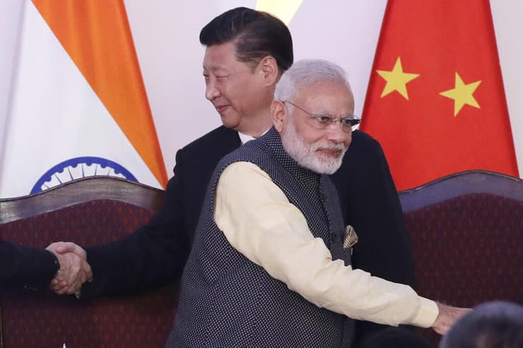 נשיא סין שי ג'ינפינג עם ראש ממשלת הודו נרנדרה מודי ב-2016