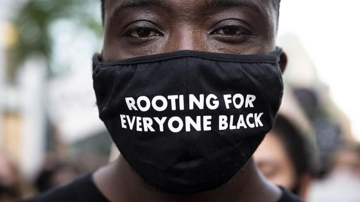 הפגנה מחאה מפגינים וושינגטון נגד גזענות אלימות שוטרים ג'ורג' פלויד