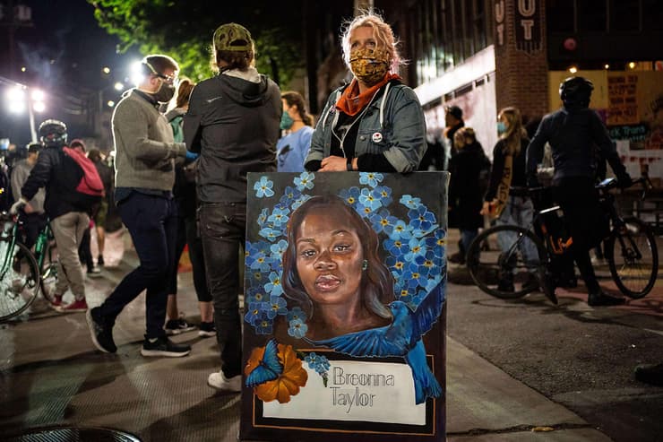 ארה"ב בריאונה טיילור עוד סמל במחאה נגד ה גזענות מהומות ג'ורג' פלויד