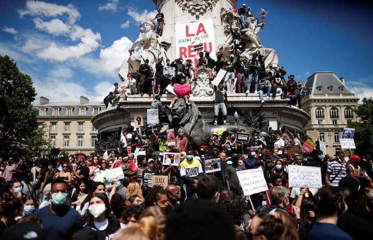 צרפת מהומות ג'ורג' פלויד מפגינים נגד הגזענות כיכר הרפובליקה פריז
