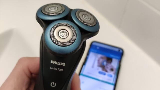 מכונת הגילוח עם הבינה המלאכותית של Philips