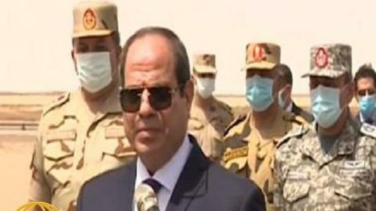 נשיא מצרים א-סיסי ביקור בבסיס צבאי בגבול לוב