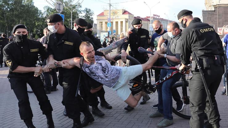 בלארוס הפגנות נגד הנשיא אלכסנדר לוקשנקו אופוזיציה מינסק