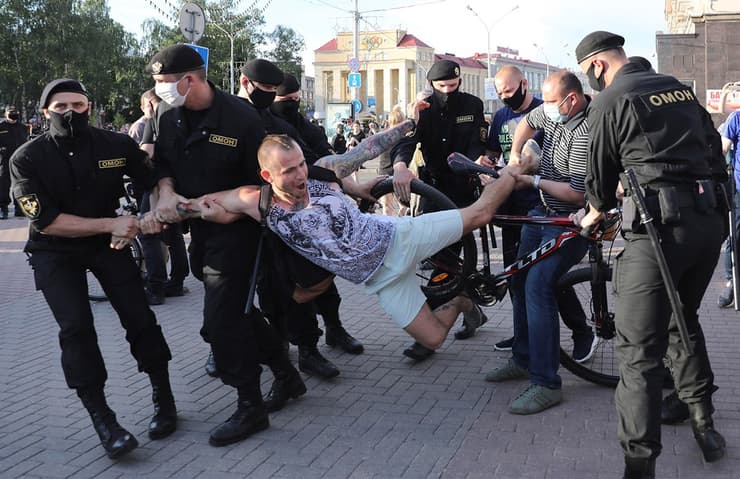 בלארוס הפגנות נגד הנשיא אלכסנדר לוקשנקו אופוזיציה מינסק