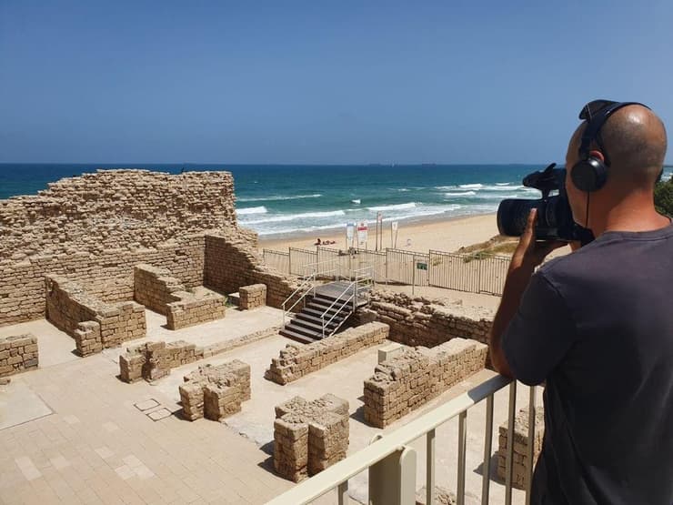 ניצן דרור מצלם ארכאולוגיה באשדוד