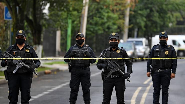 מקסיקו סיטי ניסיון התנקשות ב מפקד המשטרה של העיר עומר גרסייה חרפוש