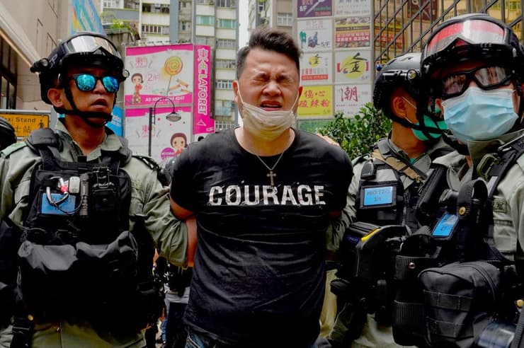 הונג קונג שוטרים מחאה הפגנה נגד חוק הביטחון סין
