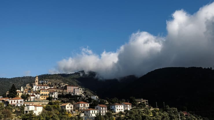 ה כפר סבורגה ב איטליה נסיכות מדינה לכאורה