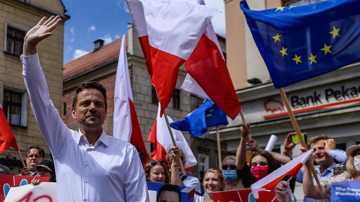 פולין בחירות ל נשיאות ראש העיר ורשה רפאל צ'זקובסקי עצרת
