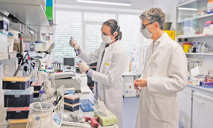 הגרמנים נמצאים בחוד החנית בזירה של המרוץ למציאת חיסון. מעבדת קורונה בגרמניה