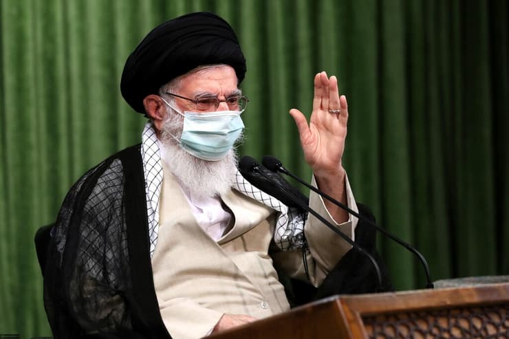 המנהיג העליון של איראן חמינאי. המכה הכי קשה במזרח התיכון 
