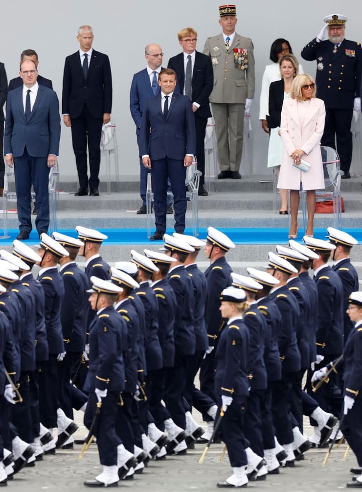 נשיא צרפת עמנואל מקרון ב חגיגות יום הבסטיליה בסטיליה ב פריז ב כיכר הקונקורד