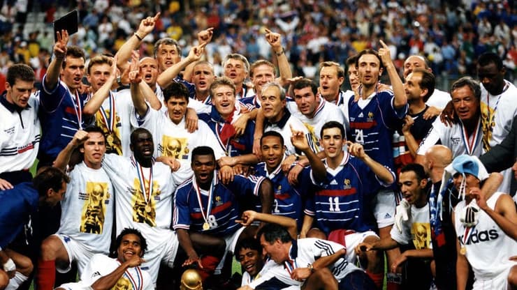 נבחרת צרפת עם הגביע העולמי ב-1998