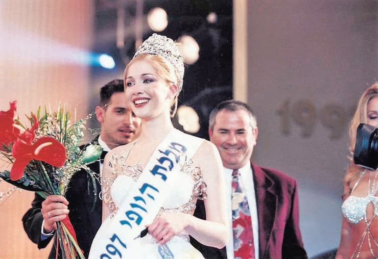גרינברג כמלכת היופי של ישראל לשנת 1997. ''בשביל זה לעזוב לימודים? לוותר על תעודת בגרות? ממש לא''