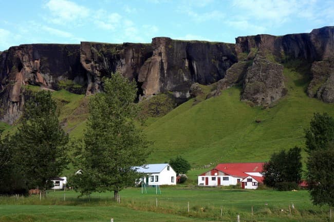 נוף המצוק הדרומי של איסלנד