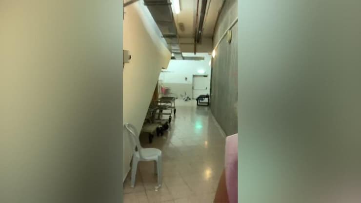 חולת קורונה מתעדת כסאות זרוקים על הרצפה, לכלוך וזוהמה בבית החולים סורוקה בבאר שבע