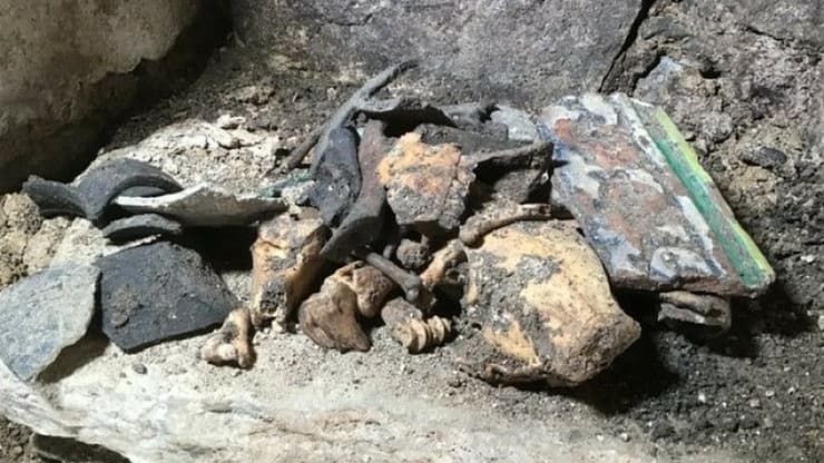  שרידים שנאספו מהמרתף באוקראינה