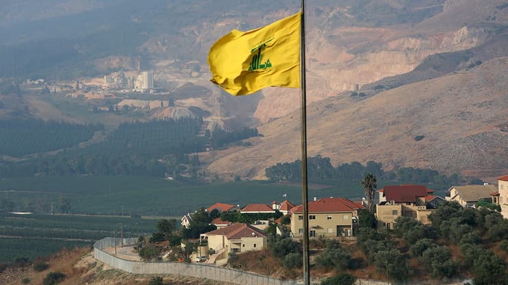דגל חיזבאללה  בדרום לבנון