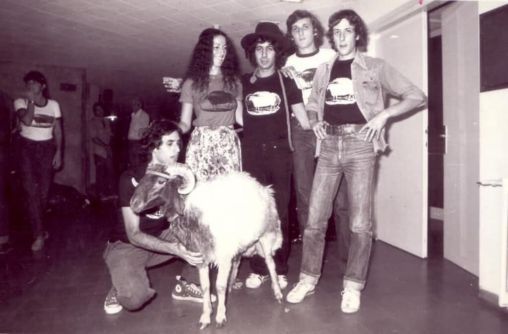 "הכבש השישה עשר", 1980