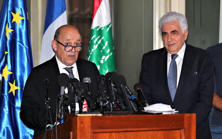 נאסיף חתי שר החוץ לשעבר של לבנון (ימין) עם שר החוץ של צרפת ז'אן-איב לה דריאן