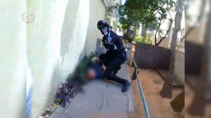 שוטר תופס גנב שפורץ לדירה בתל אביב