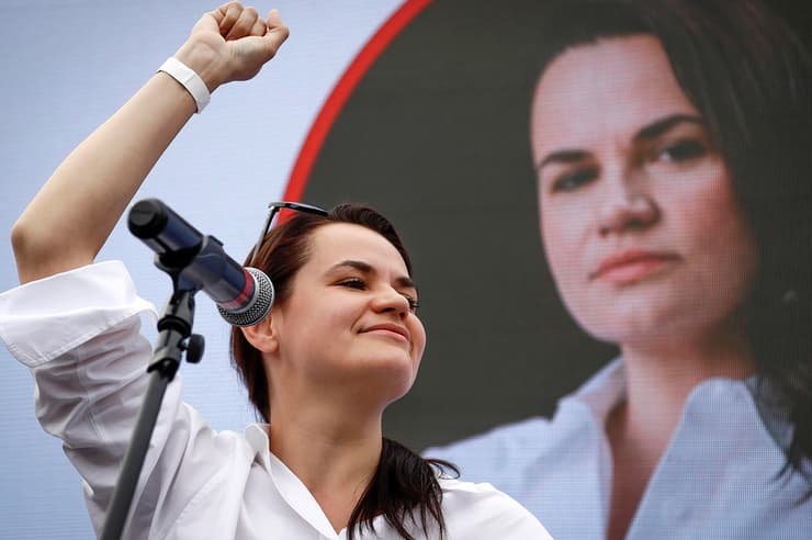 עצרת בחירות של סבטלנה טיחנובסקאיה מועמדת אופוזיציה ב בחירות ב בלארוס