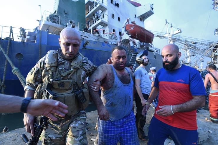 לבנון ביירות פיצוץ אסון ב נמל פצוע מ ספינה