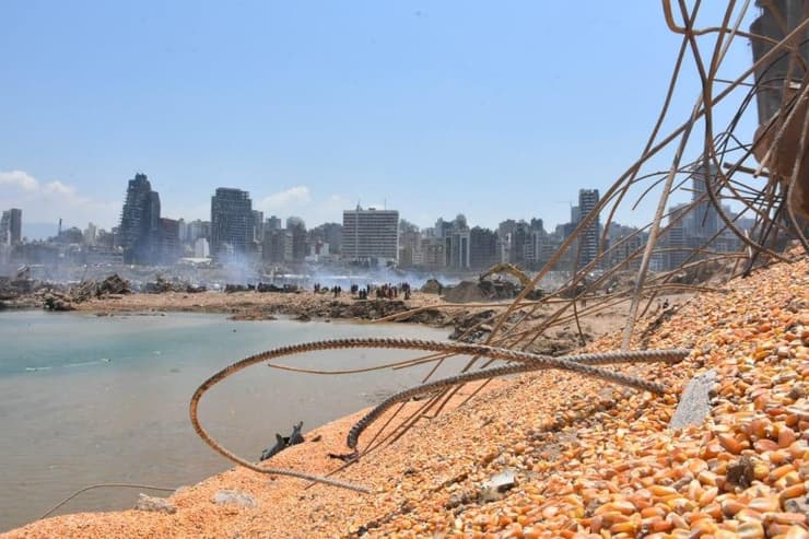 לבנון ביירות פיצוץ אסון נמל מחסני דגנים ש נהרסו חשש לחוסר מזון
