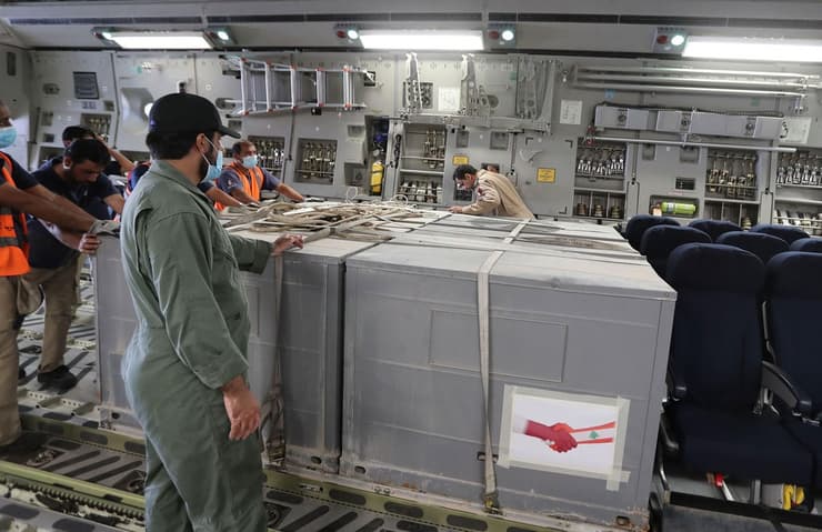 קטאר מטוס עם ציוד ל בית חולים שדה ב לבנון אסון פיצוץ נמל ביירות