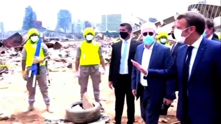 לבנון ביירות אסון פיצוץ נמל נשיא צרפת עמנואל מקרון מבקרן ב זירת האסון