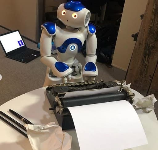 רובוט כותב מחזה