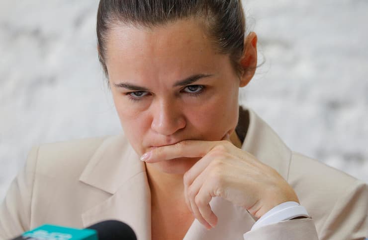 בלארוס סבטלנה טיחנובסקאיה מועמדת ל נשיאות אופוזיציה לא מכירה בתוצאות