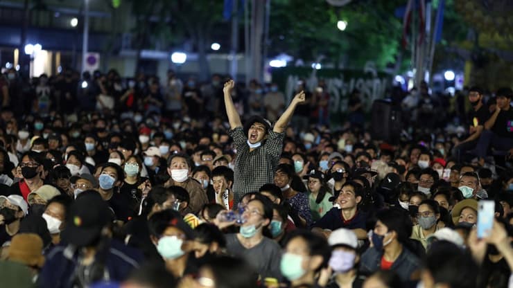 די לדיקטטורה. ההפגנה הגדולה מאז ההפיכה ב-2014, בנגקוק