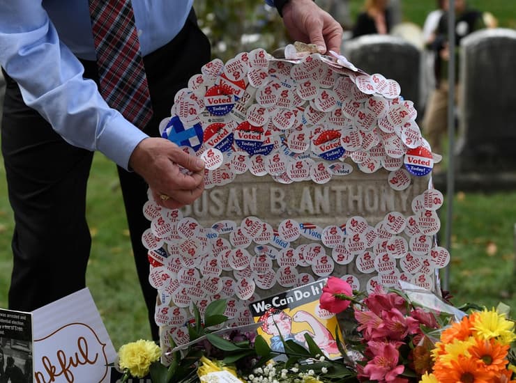 הקבר של סוזן ב אנתוני ביום של בחירות 2016 ארה"ב