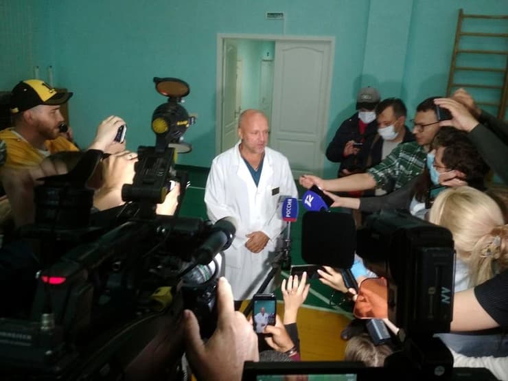 רוסיה הרעלה אלכסיי נבלני סגן מנהל בית החולים אנטולי קליניצ'נקו מעדכן על מצבו