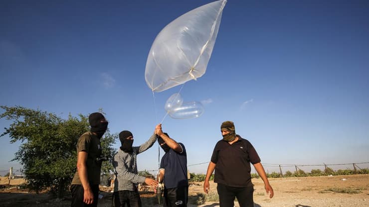  פלסטינים מפריחים בלוני נפץ ותבערה בעזה