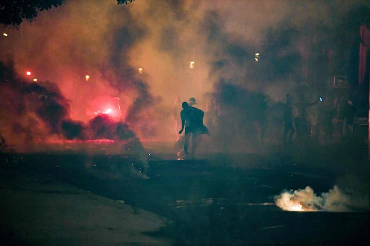 המהומות בפריז