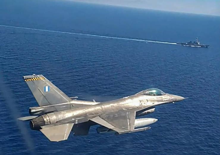יוון מטוס קרב ב תרגיל מפגן כוח מול טורקיה ב הים התיכון 24 אוגוסט 2020