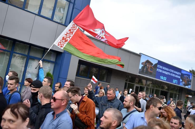 הפגנה של פועלים ב בלארוס נגד אלכסנדר לוקשנקו ב ז'ודזינה במרכז המדינה