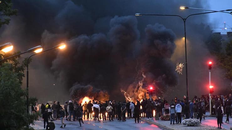 שבדיה מאלמו מהומות אחרי הפגנה שבה נשרף ספר קוראן