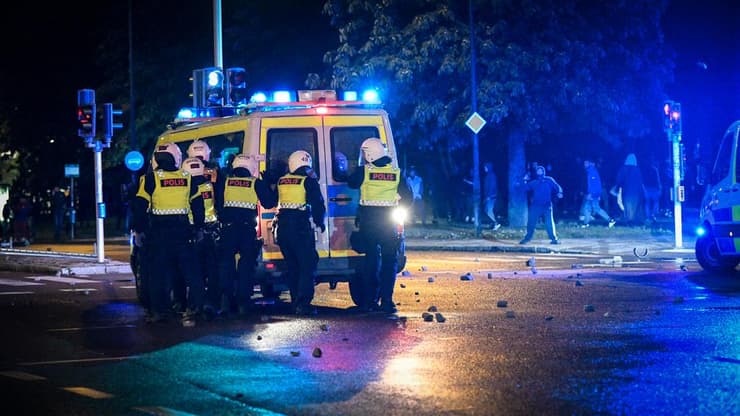 שבדיה מאלמו מהומות אחרי הפגנה שבה נשרף ספר קוראן
