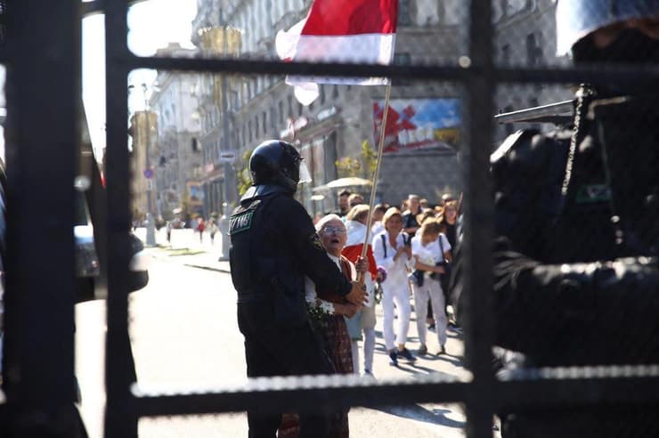 הפגנה ב מינסק בלארוס נגד הנשיא אלכסנדר לוקשנקו 