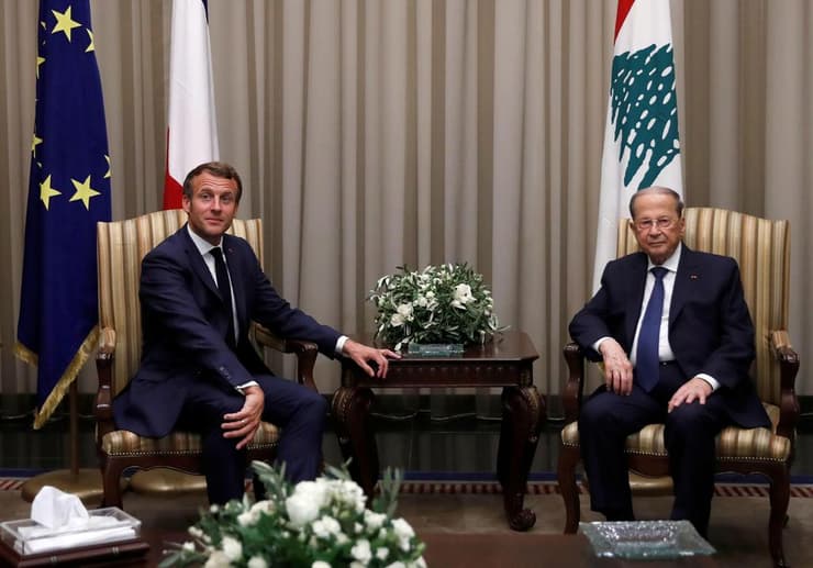 נשיא צרפת עמנואל מקרון עם נשיא לבנון מישל עאון ב ביירות