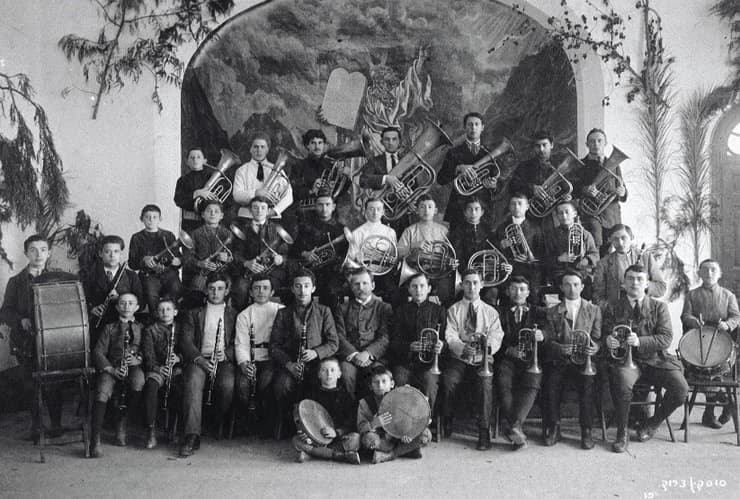 תזמורת גימנסיה הרצליה, 1907-1905