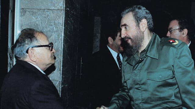 רפי איתן עם פידל קסטרו