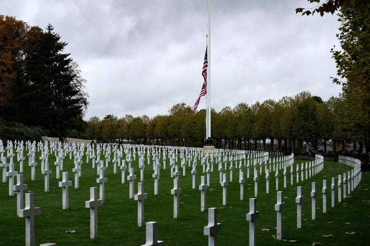 בית קברות עלמין ה צבאי איין מארן ל חללים אמריקנים ליד פריז צרפת ב 2018