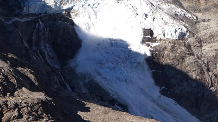 קריסת קרחון טורטמן שווייץ אלפים